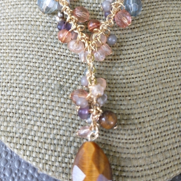 Women's avon gold tone bead chain necklace. - Picture 4 of 5